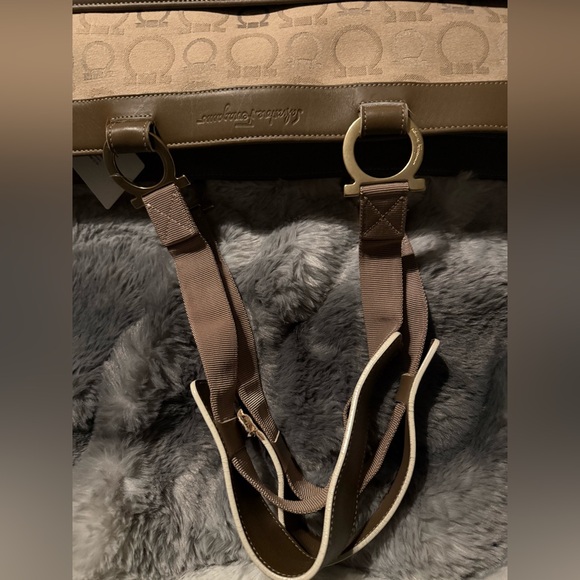 Salvatore Ferragamo Gancini Logos Shoulder Bag Tote Hand Bag Purse Good Italy - Picture 3 of 8